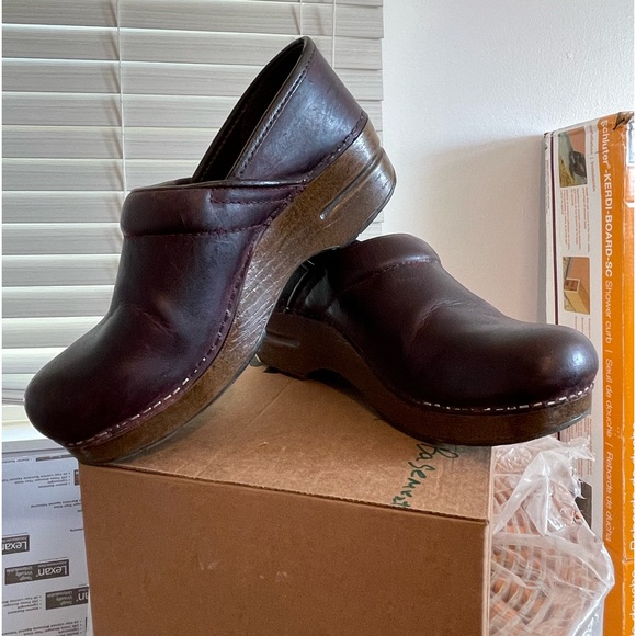 Women’s Dansko Clog - Picture 3 of 3